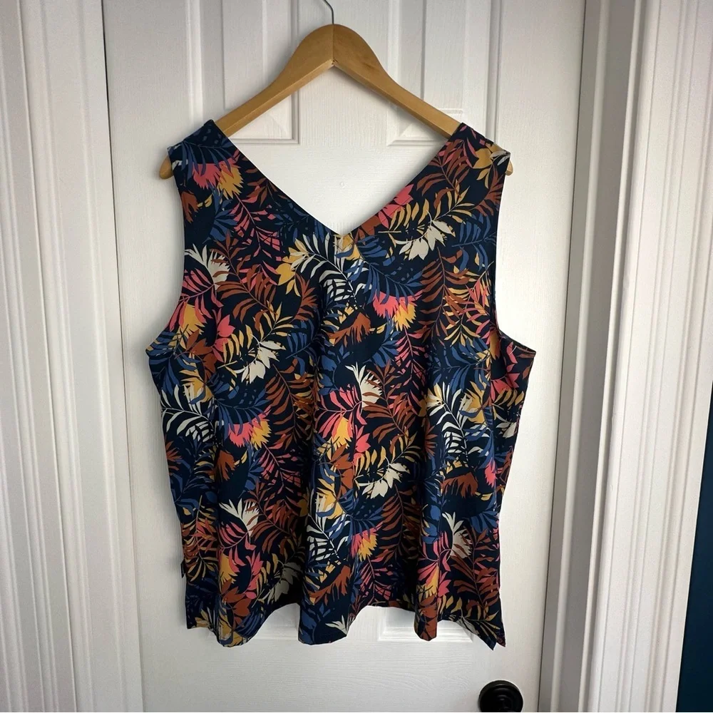 Eddie Bauer Women's Departure V-Neck Print Tank Top EUC - Picture 2 of 5